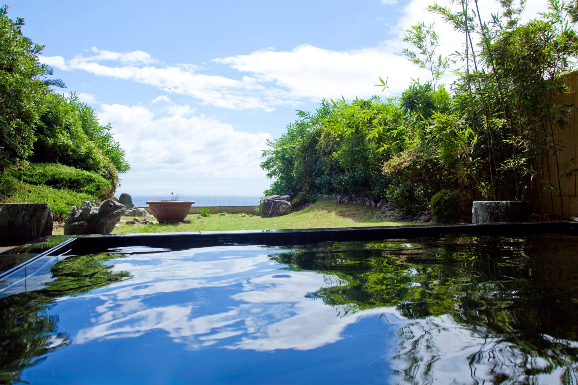 海に面したリゾートの風景