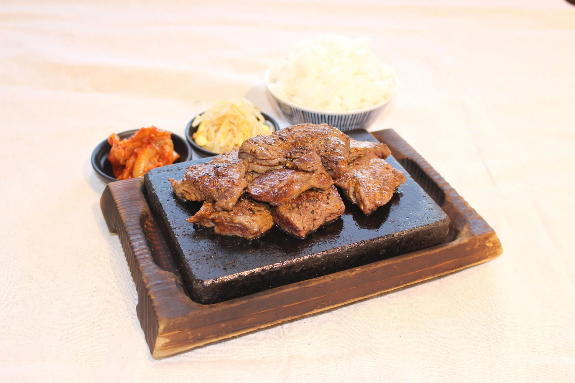 厚切りステーキ定食