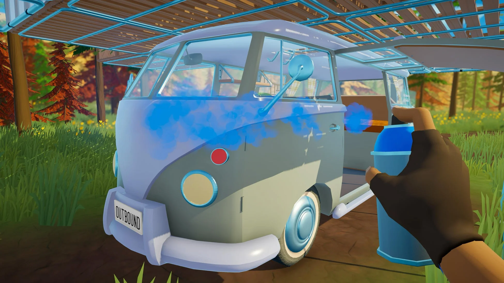 キャンピングカーをカスタマイズする様子