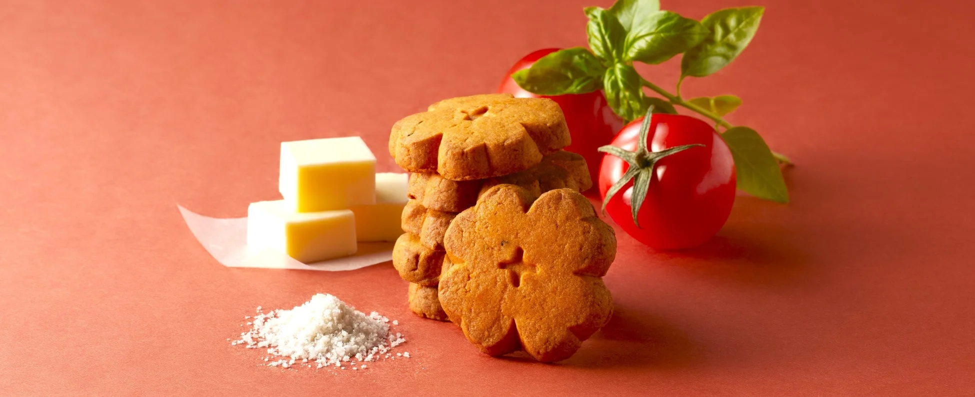 花形クッキーと食材の画像