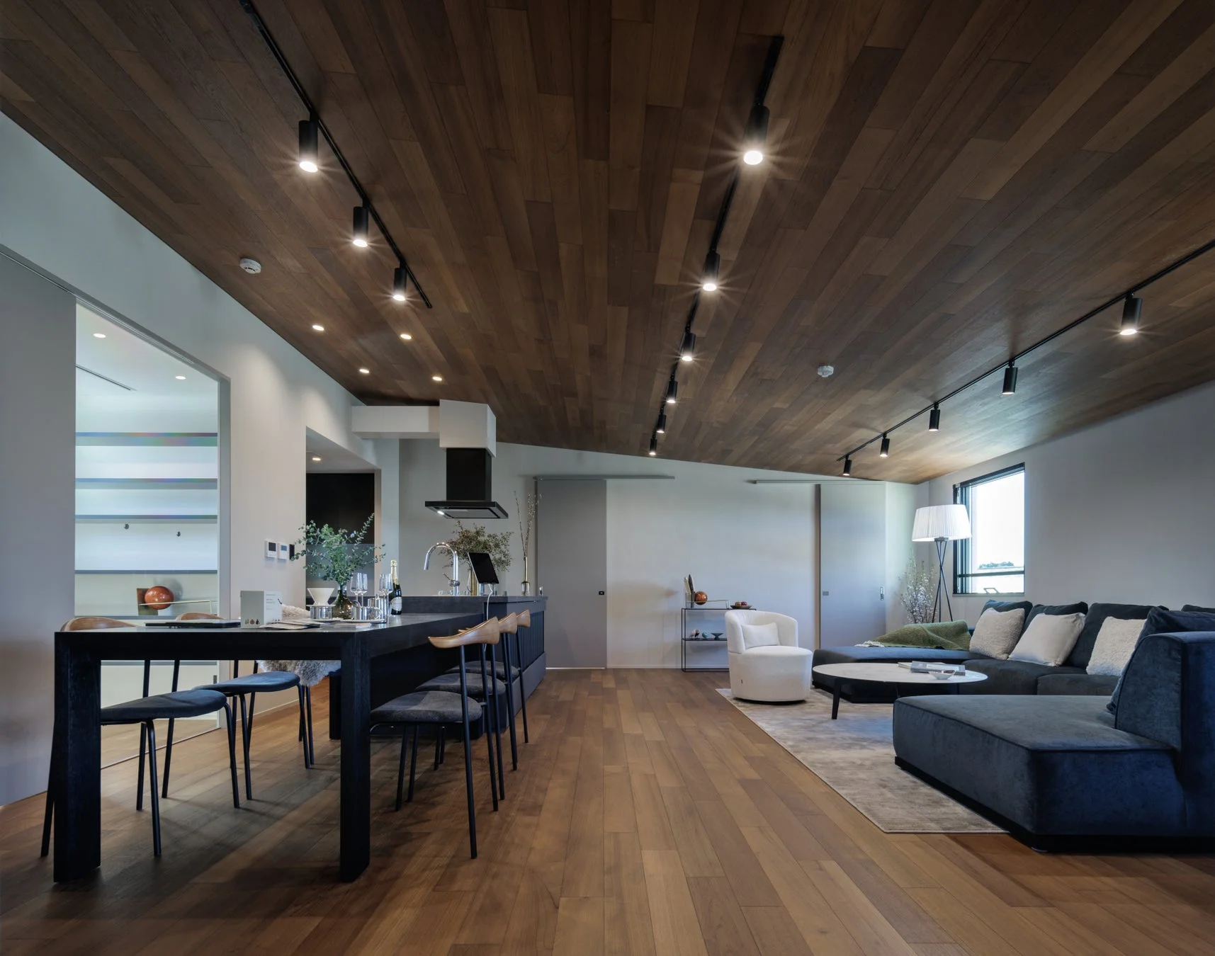 広々としたリビングダイニング