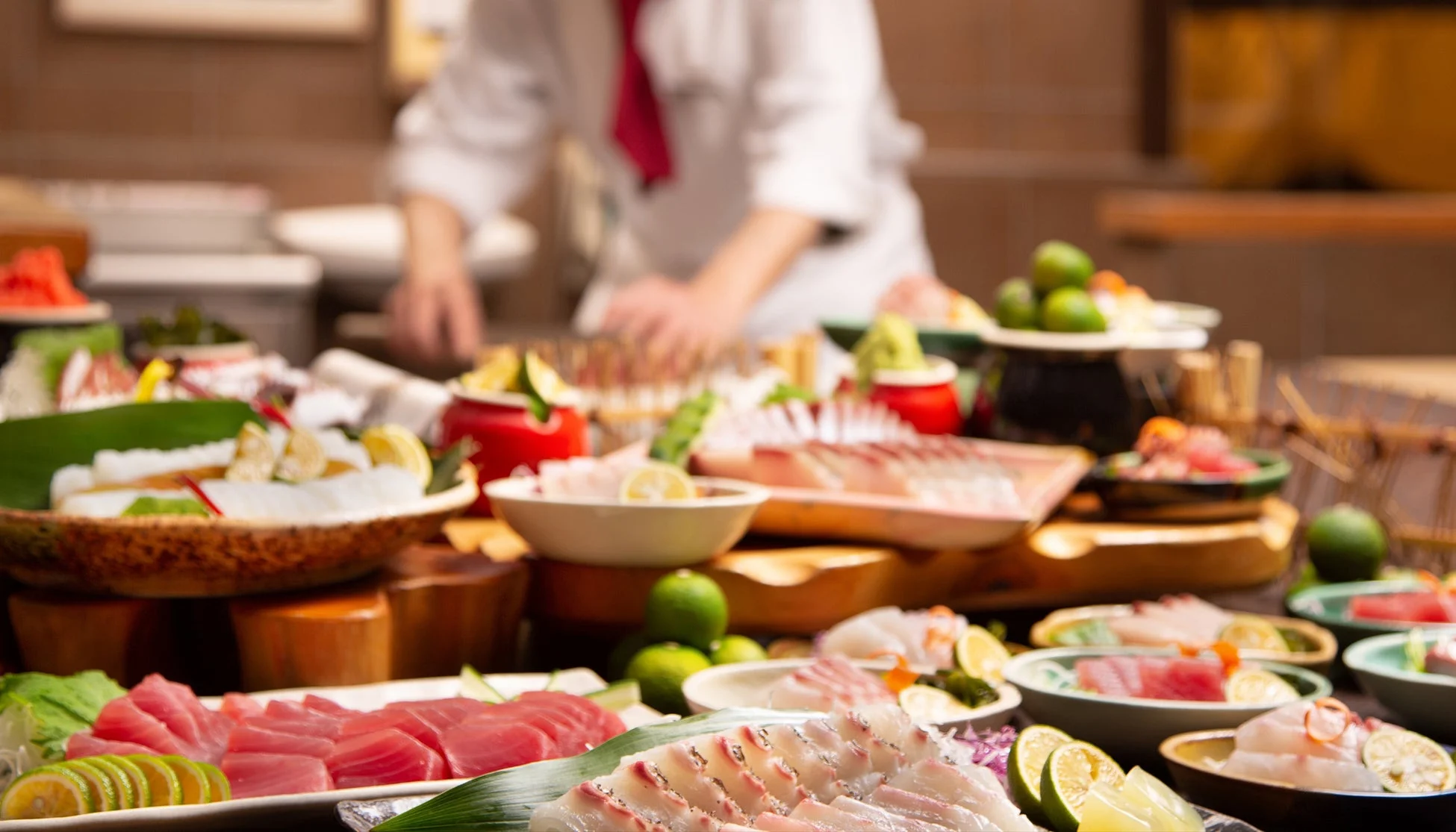 新鮮な刺身が並ぶビュッフェ