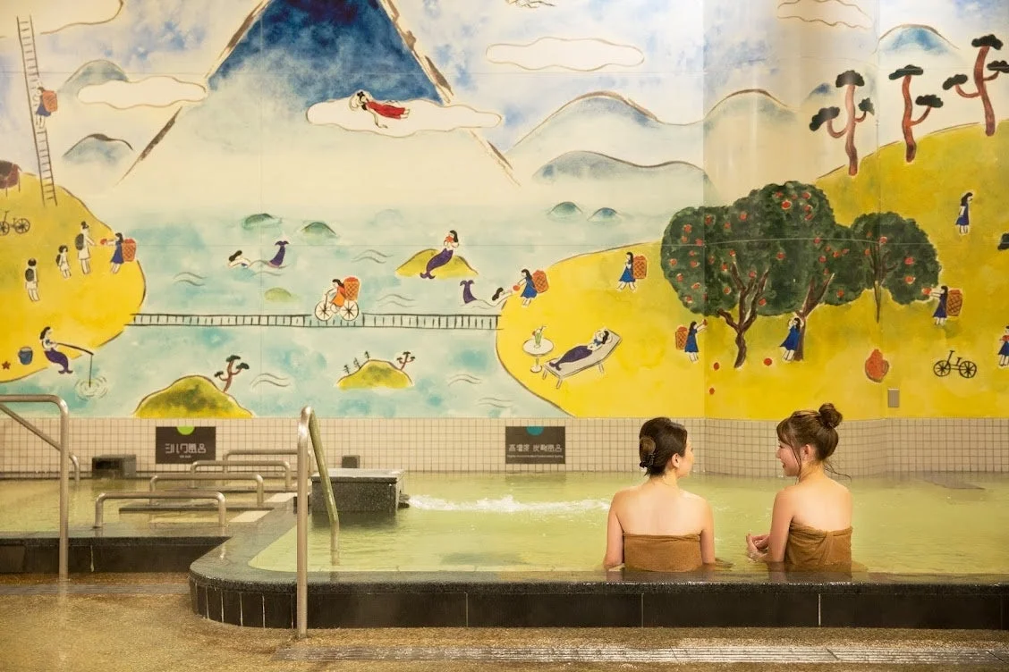 シリカ風呂と高温炭酸風呂の浴場