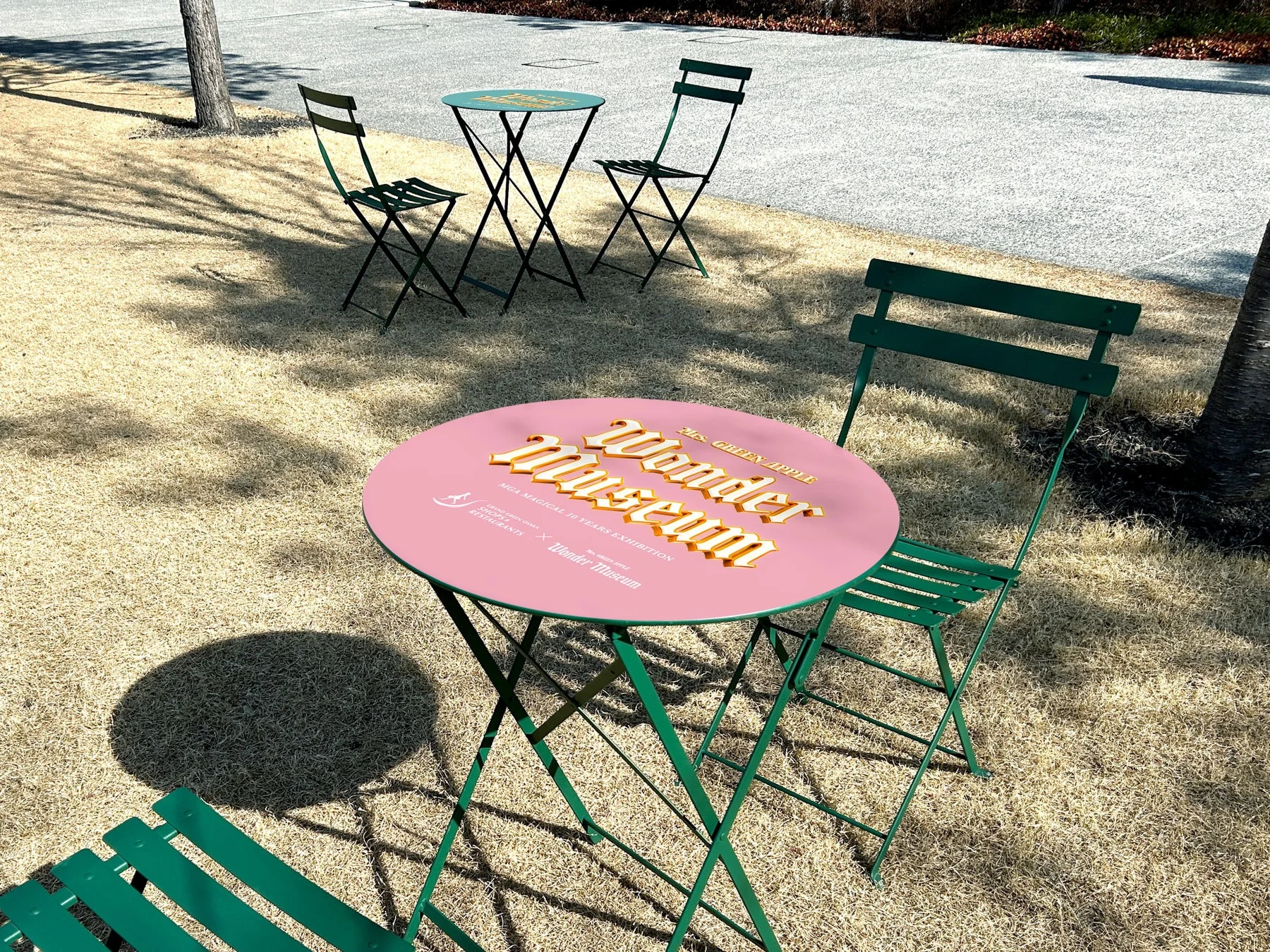 うめきた公園のコラボテーブル