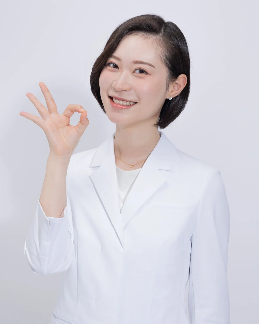 赤岩優妃医師、OKサイン