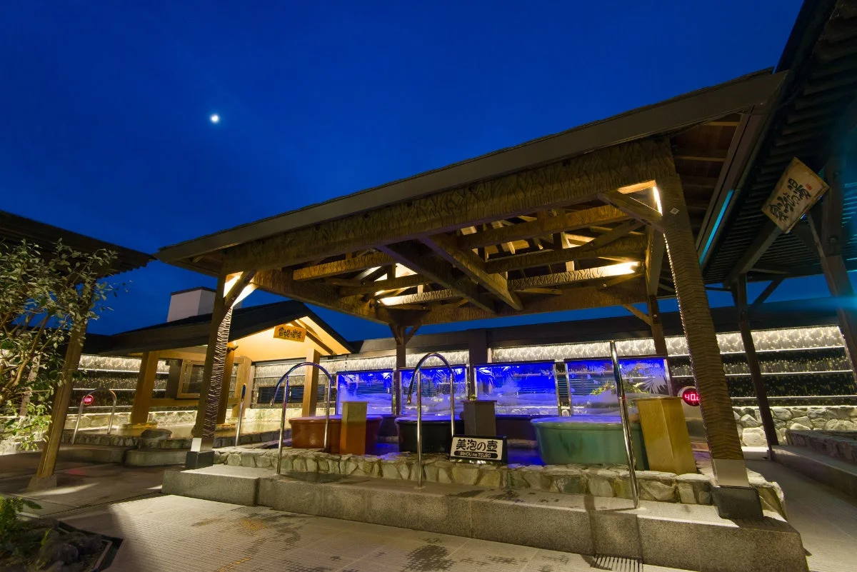 露天風呂の夜景