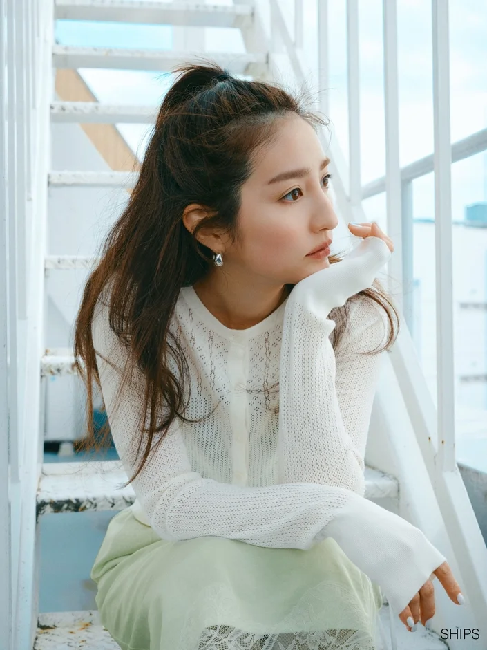 アイレットニットカーディガン