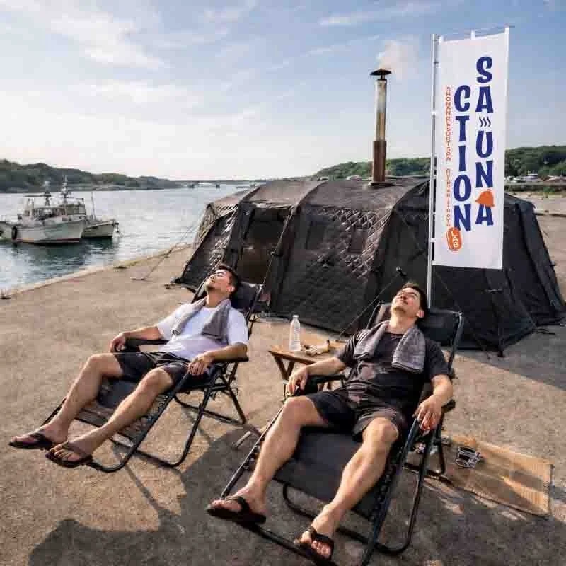 テントサウナでの外気浴風景