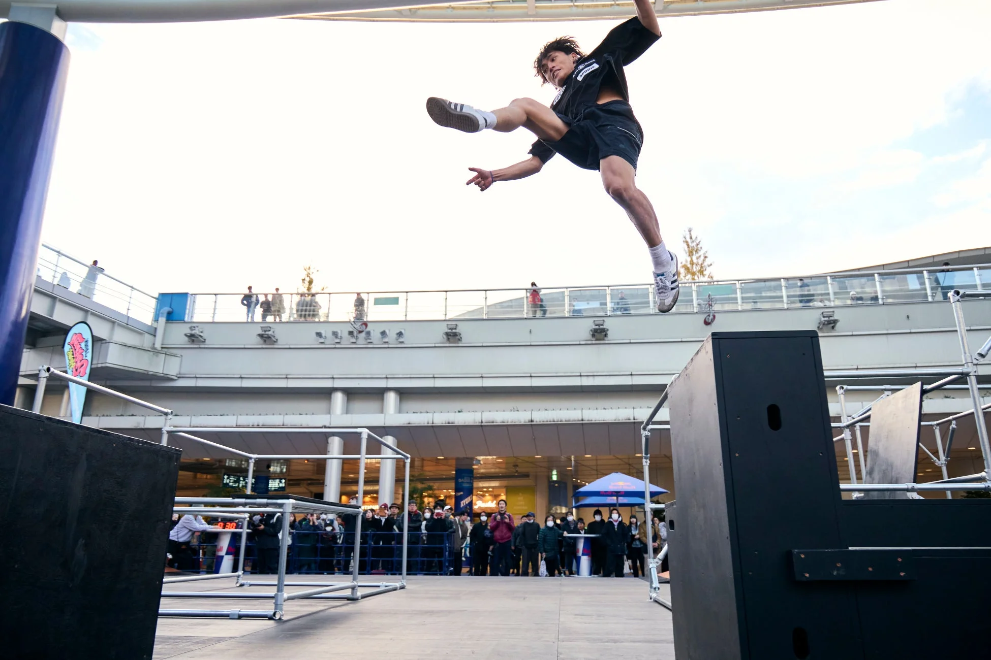 パルクール選手によるパフォーマンス