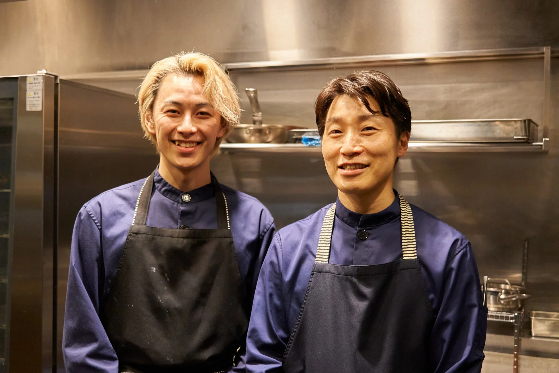 笑顔のシェフ2人
