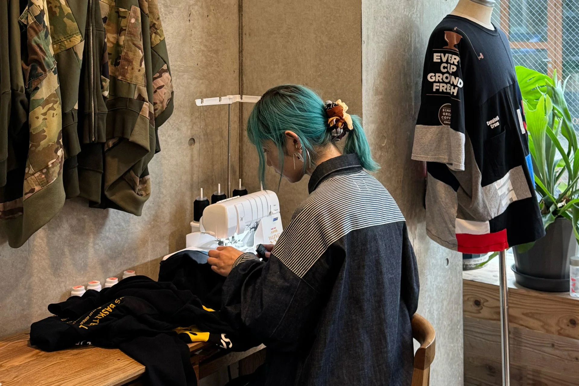 アトリエでの作業風景