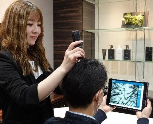 頭皮診断の様子