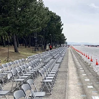 イベント準備中の椅子