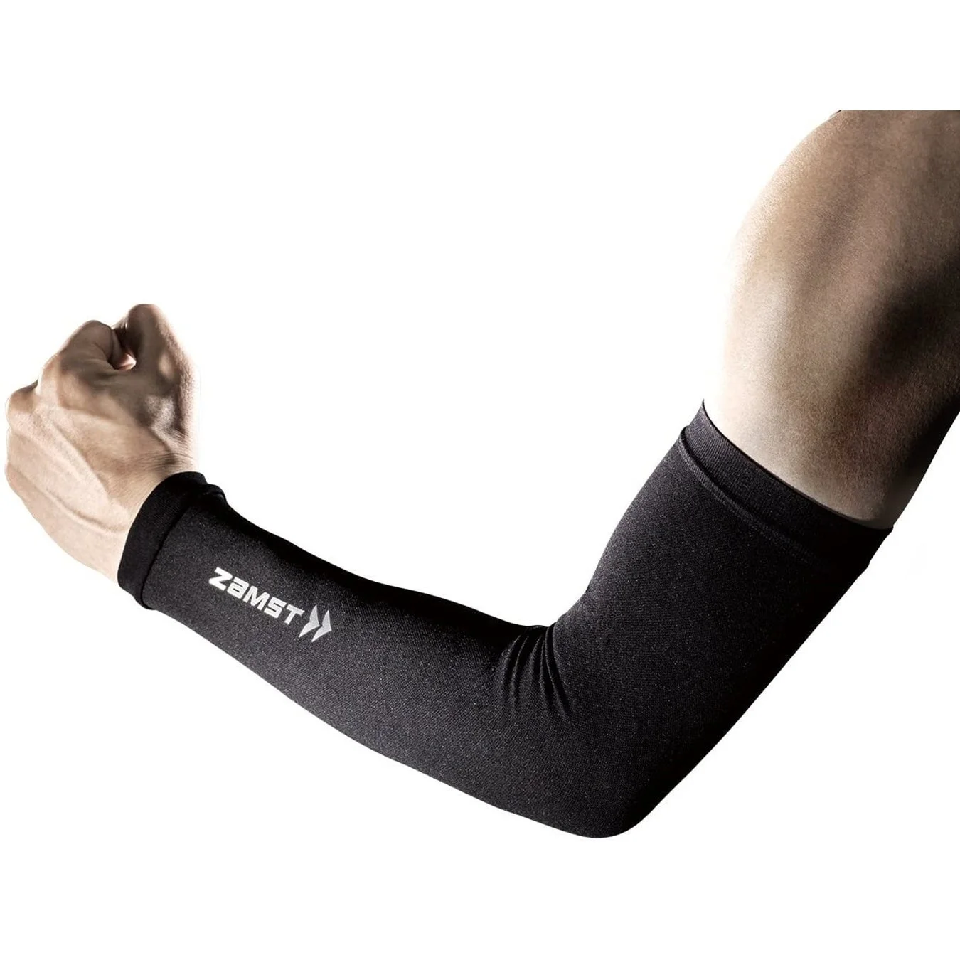 黒いアームスリーブを着用した腕