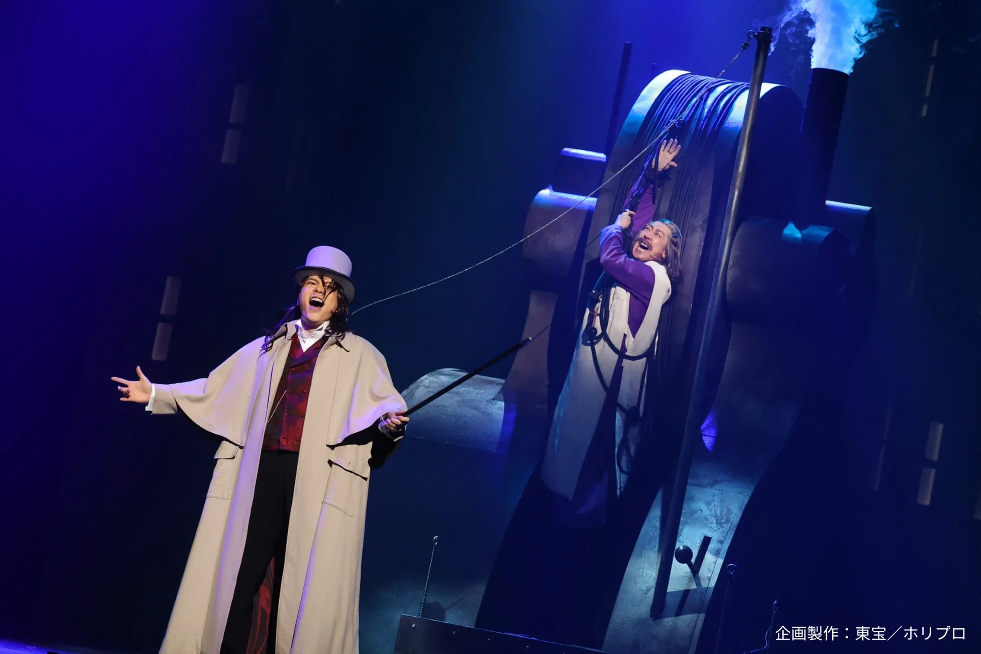 緊迫感のある舞台写真