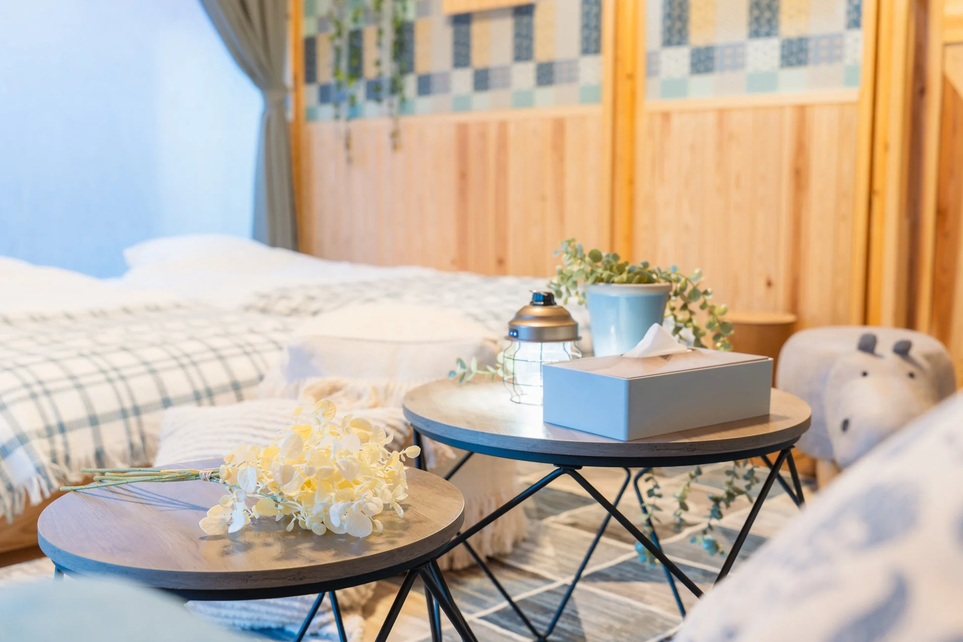 ベッドのある居心地の良い部屋