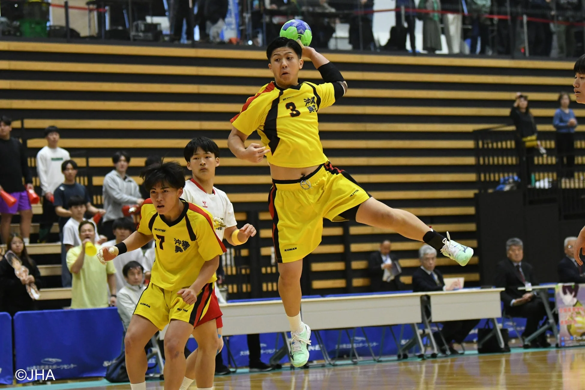 ハンドボールの試合風景