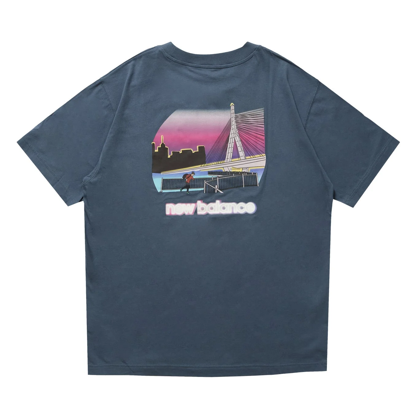 ニューバランスのグラフィックTシャツ背面