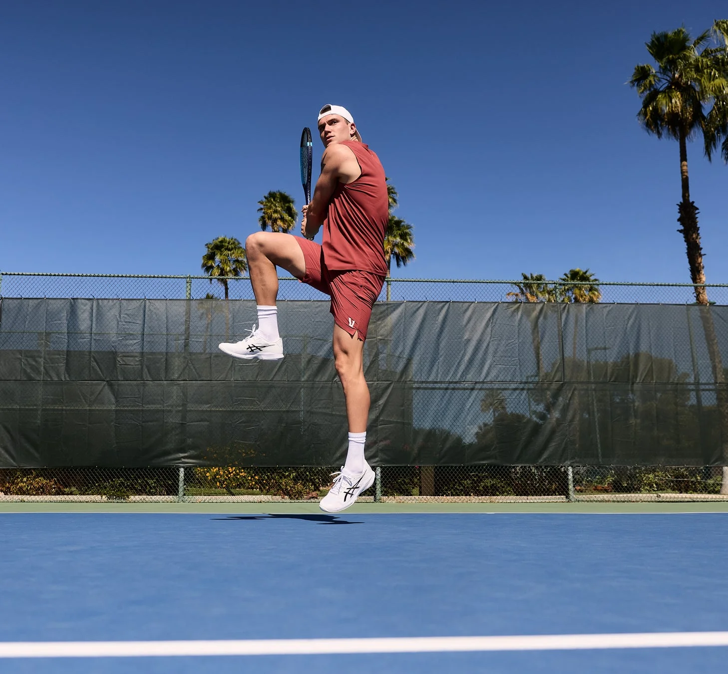 ジャンプするジャック・ドレイパー選手