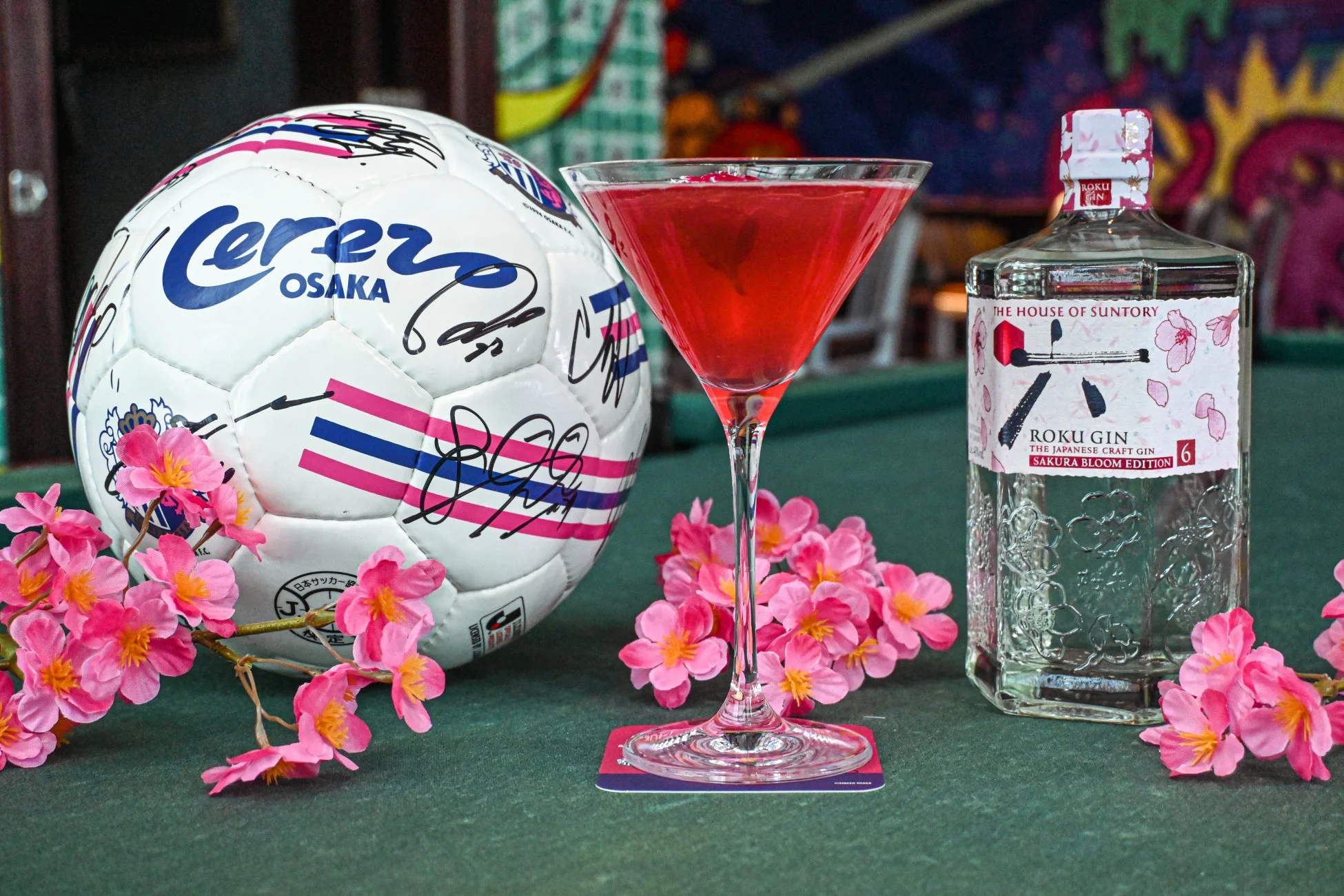 セレッソ大阪のサッカーボールと桜、六ジン、カクテル