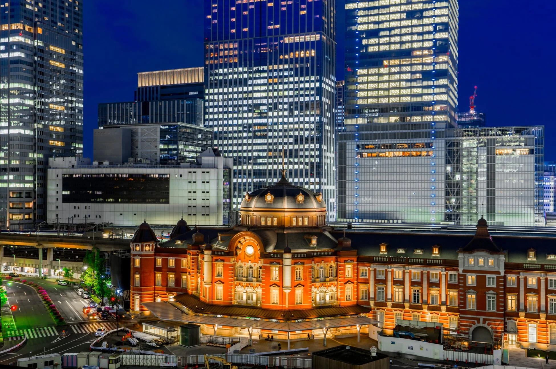 東京駅丸の内駅舎の夜景