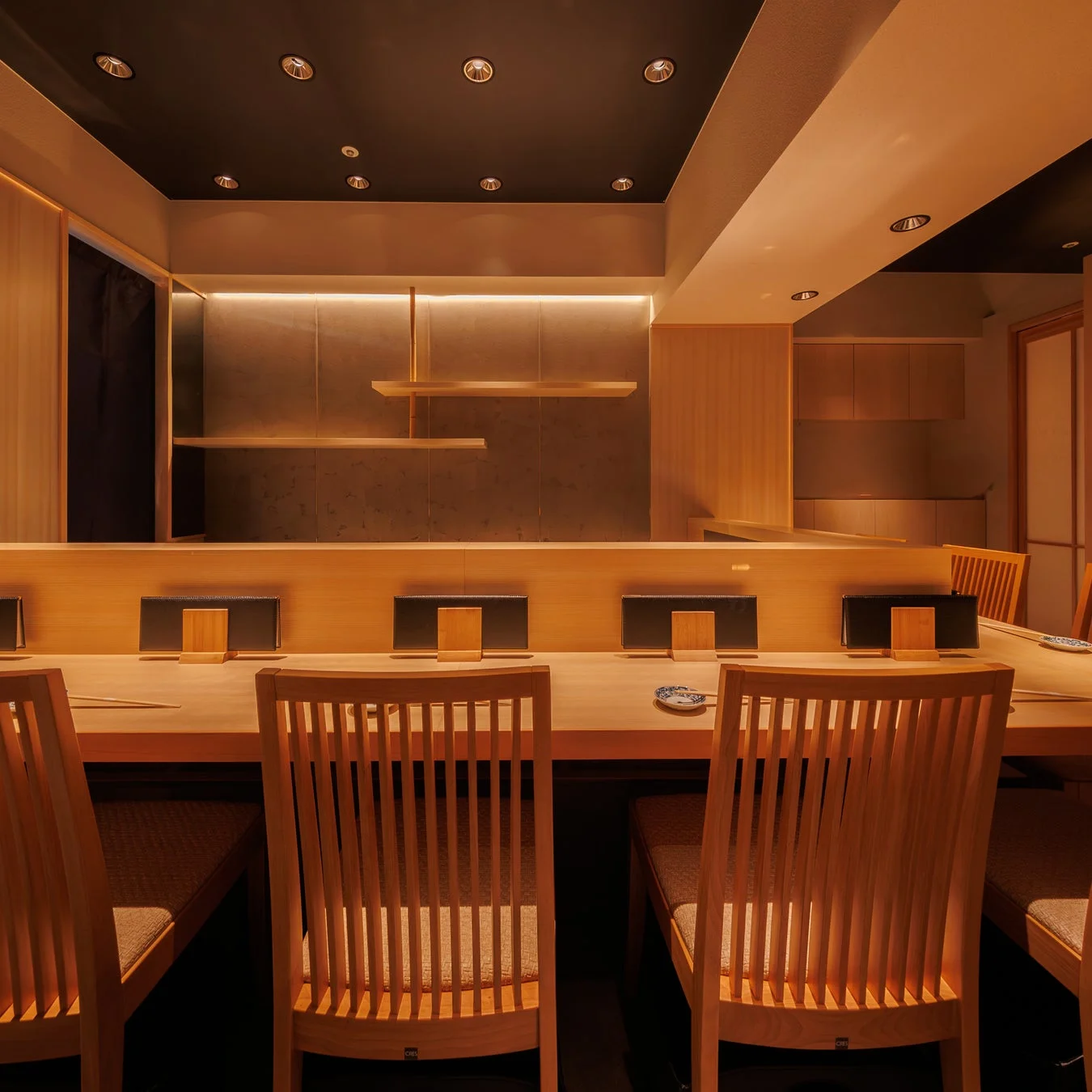 モダンなカウンター席