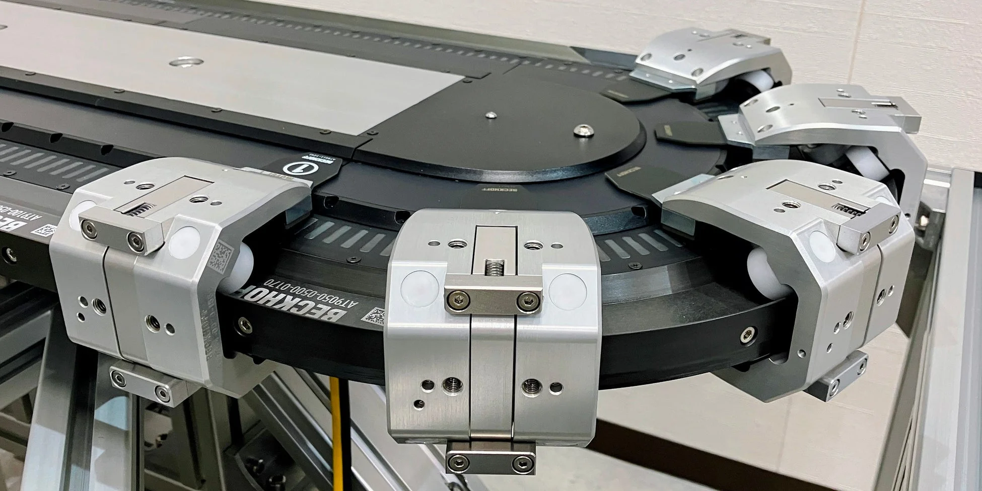 BECKHOFF製産業用自動搬送システム