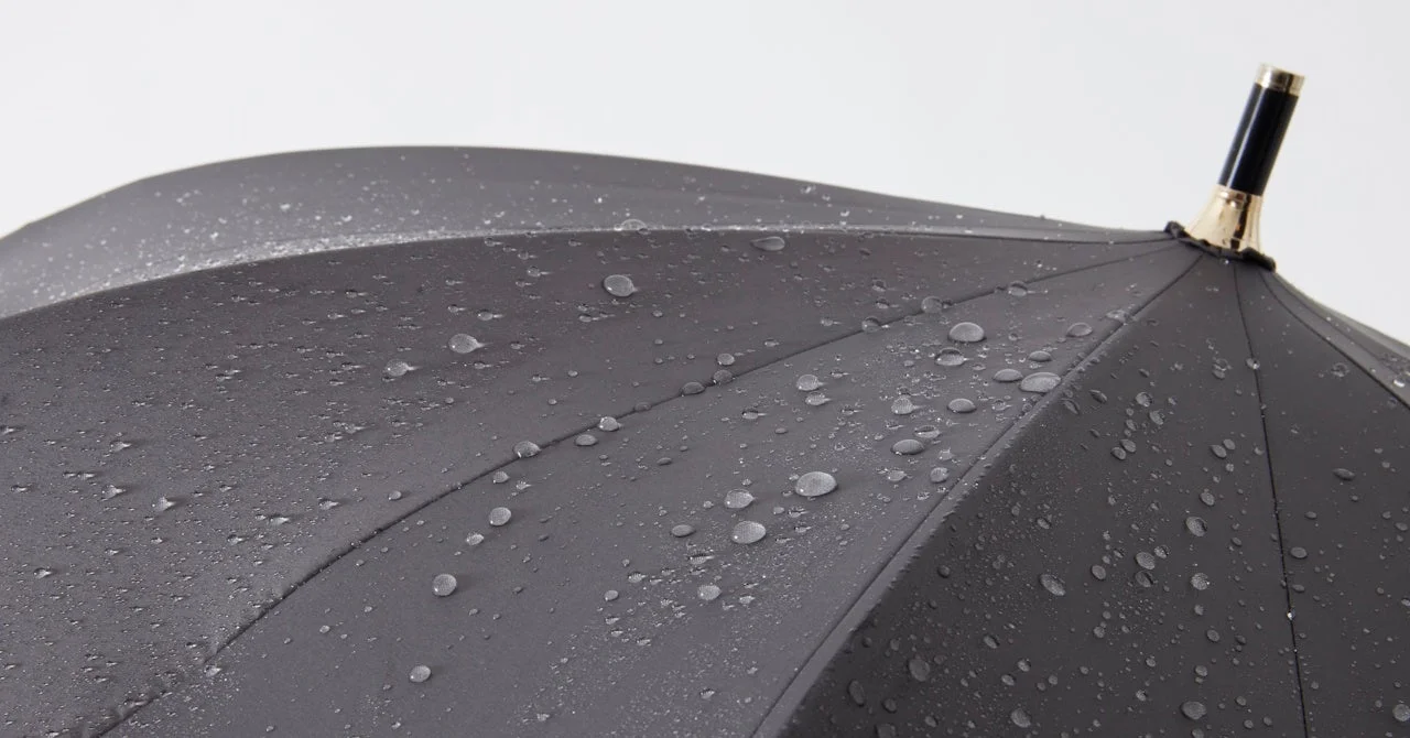 傘についた水滴