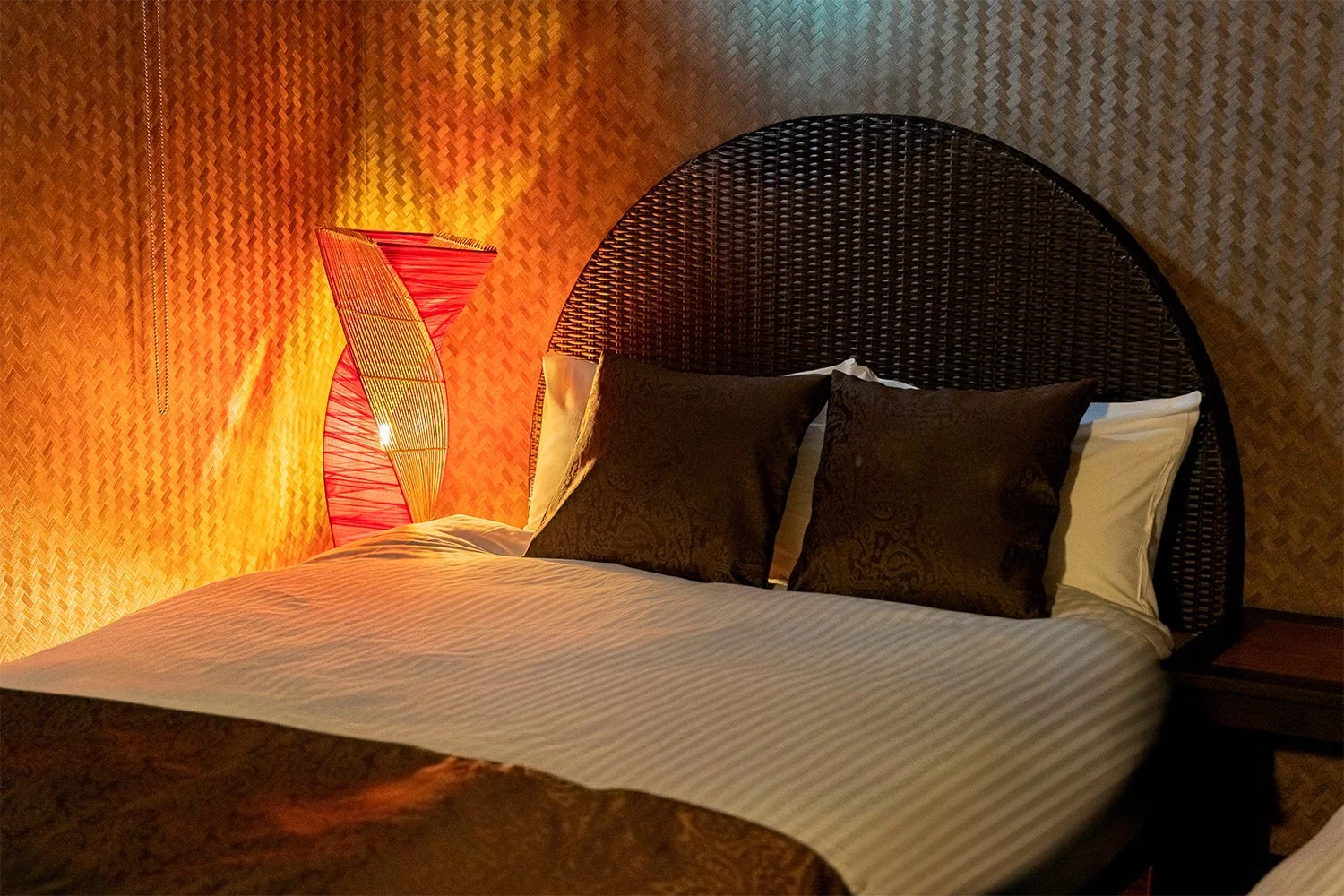 スイートヴィラの寝室照明