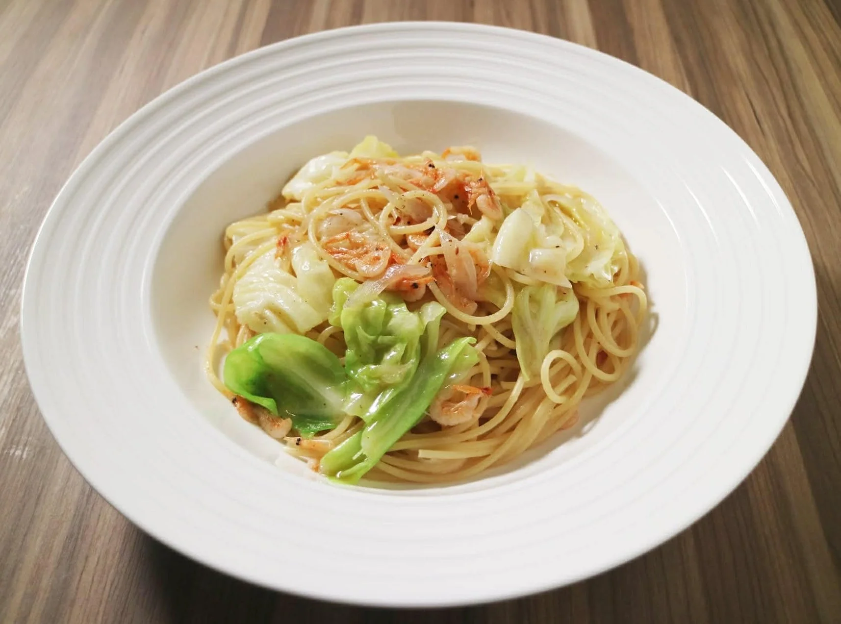 スパゲティ 桜エビとキャベツのペペロンチーノ