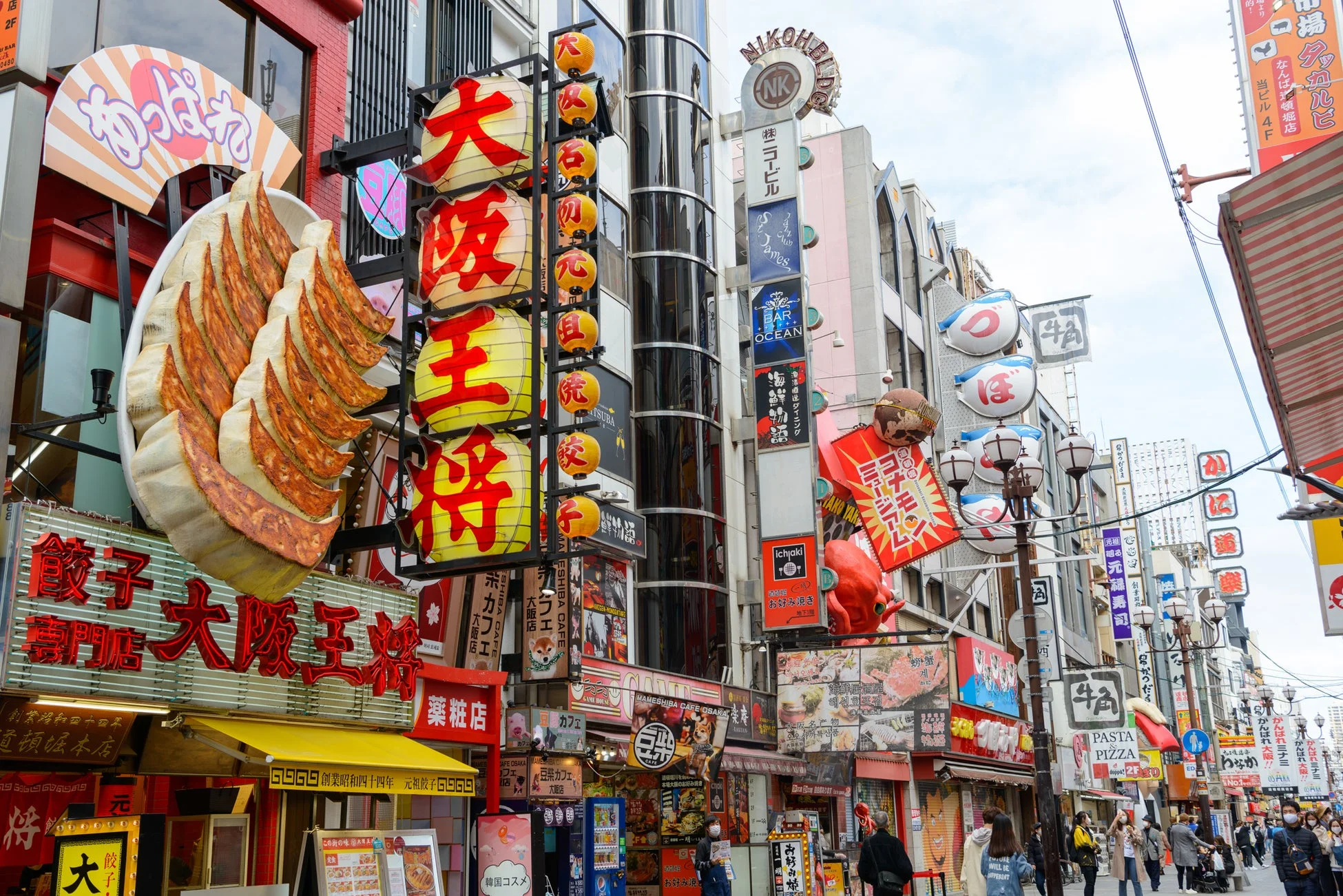 大阪 道頓堀の街並み