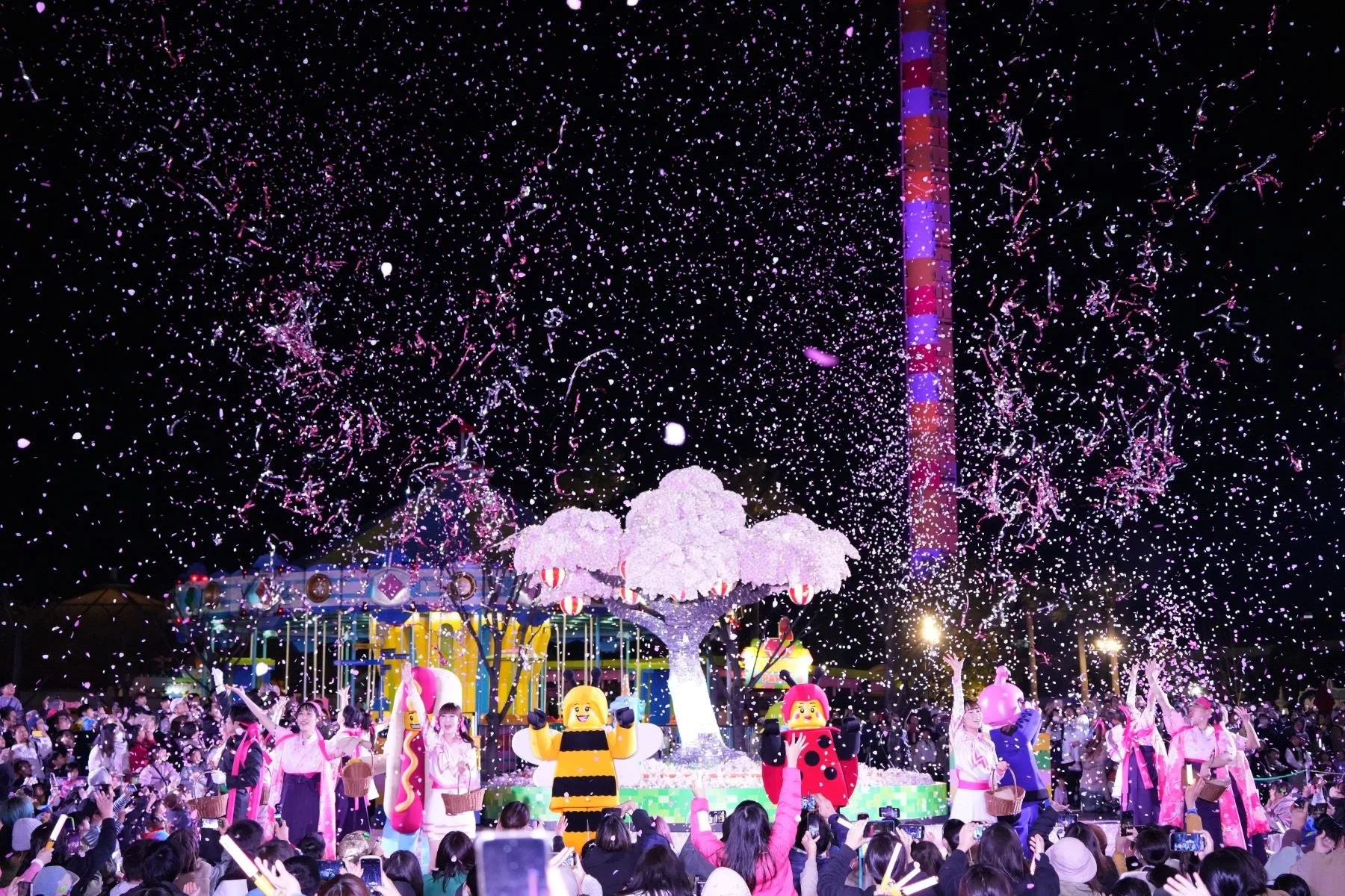 夜のステージパフォーマンス