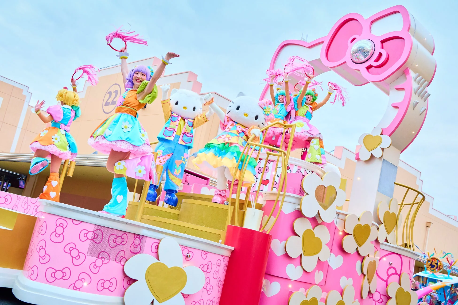 ハローキティのフロート