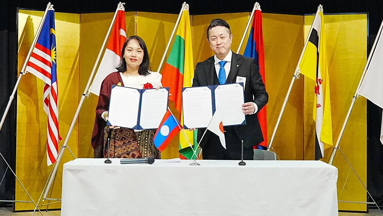 調印式の様子(ラオス)