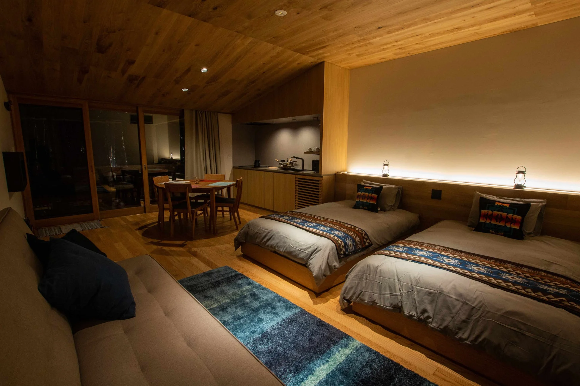 キャビンルームの室内