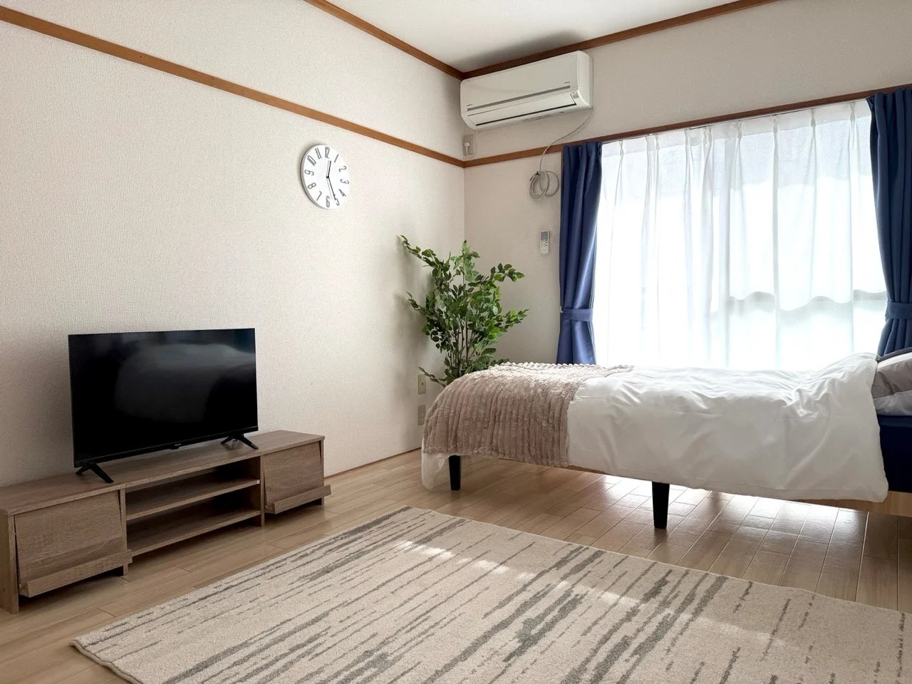 明るく清潔感のある部屋