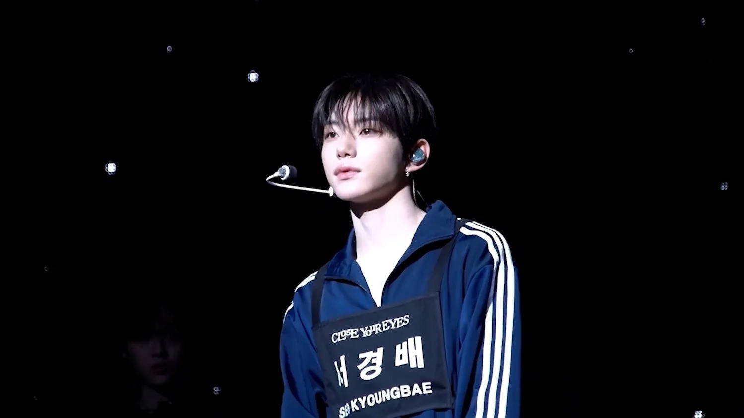 CLOSE YOUR EYES ソロパフォーマンス