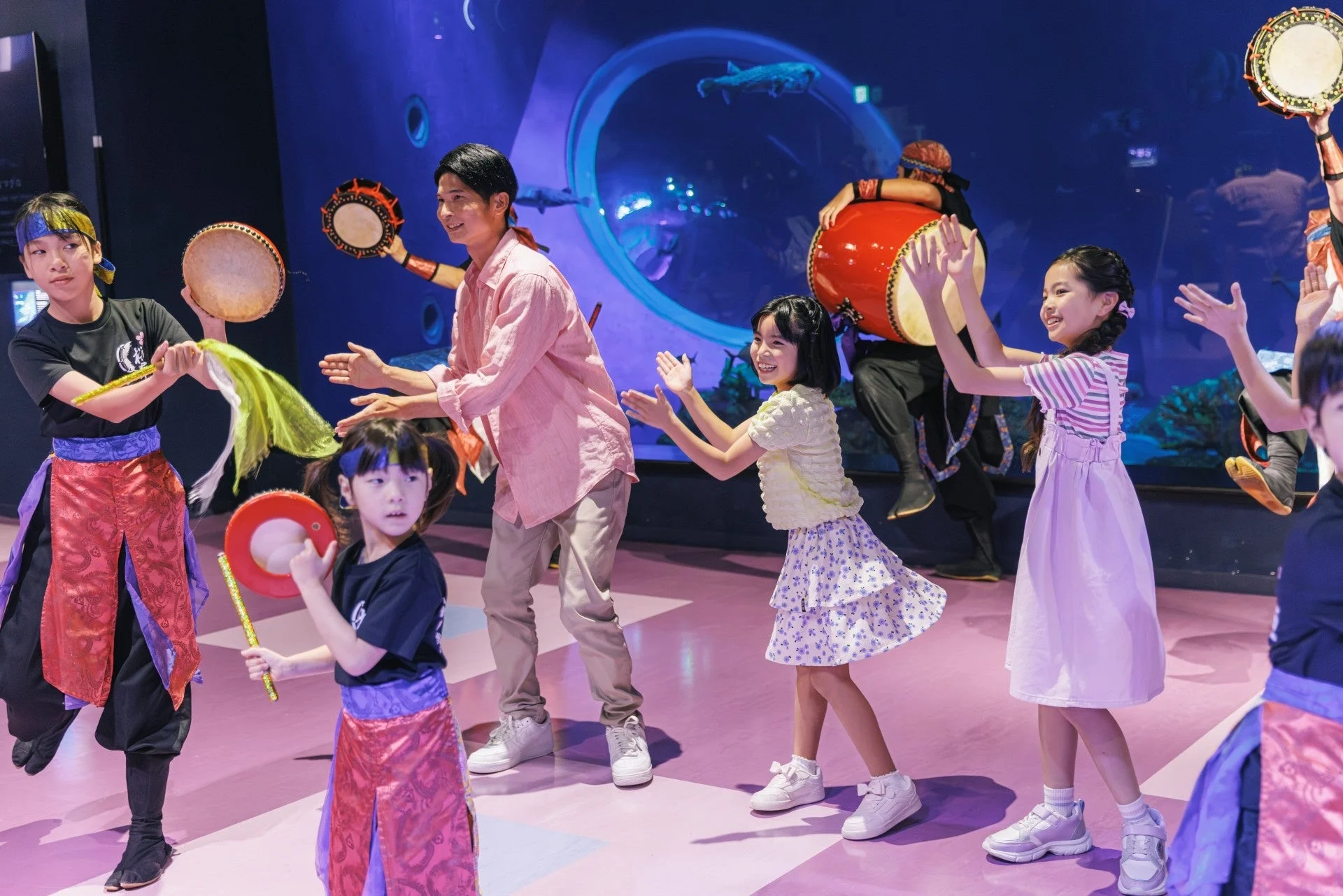 子供,大人,太鼓,ダンス