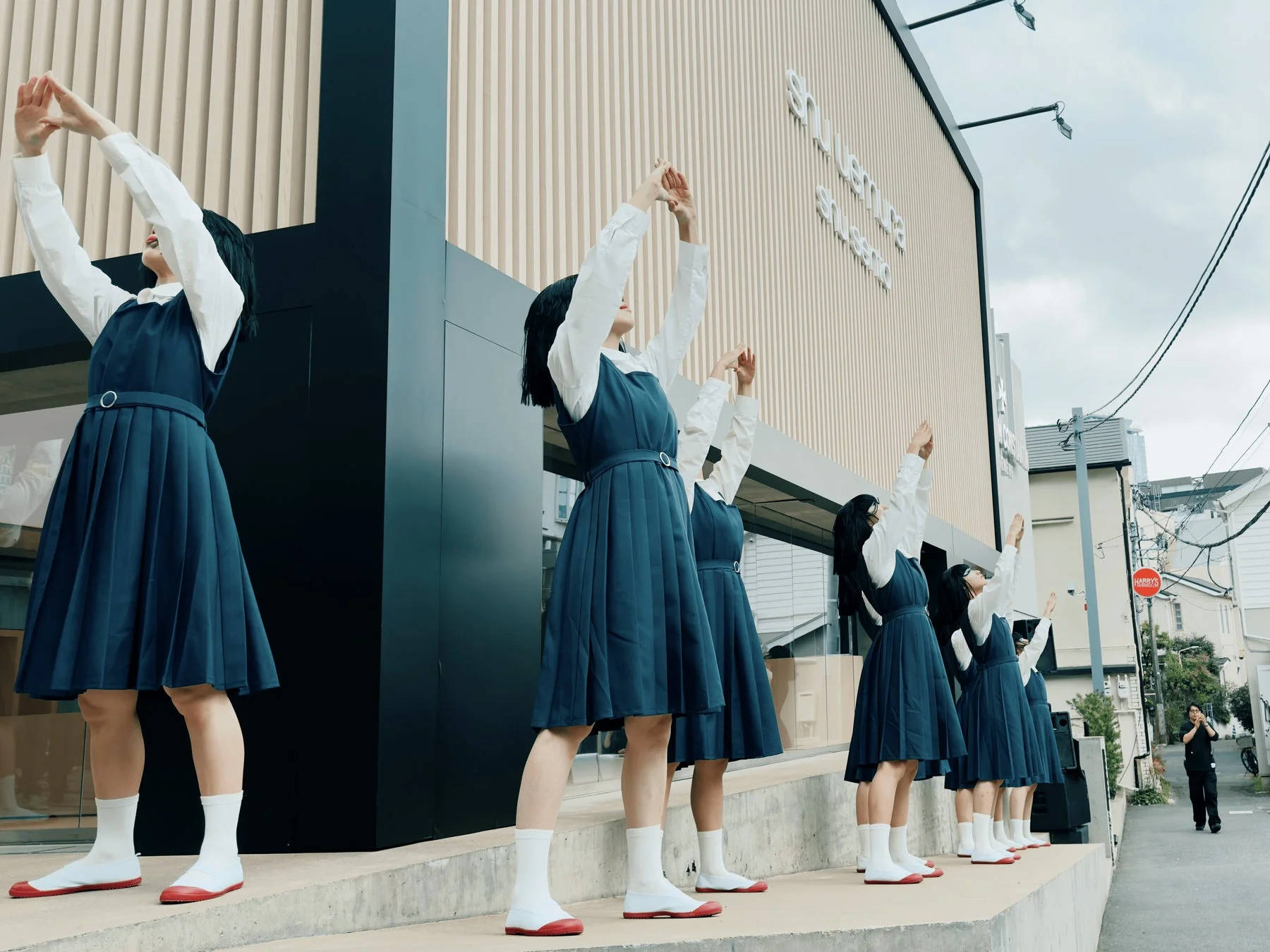 アバンギャルディのパフォーマンス