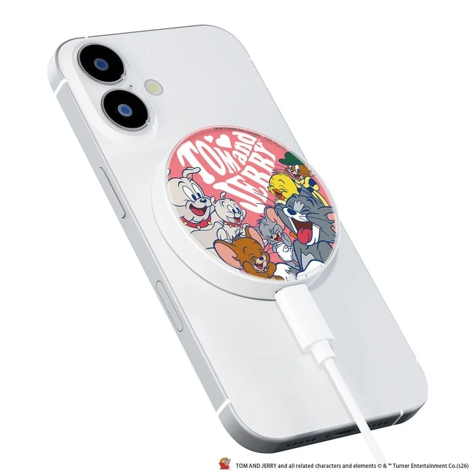 スマートフォンに装着されたトムとジェリーのワイヤレス充電器