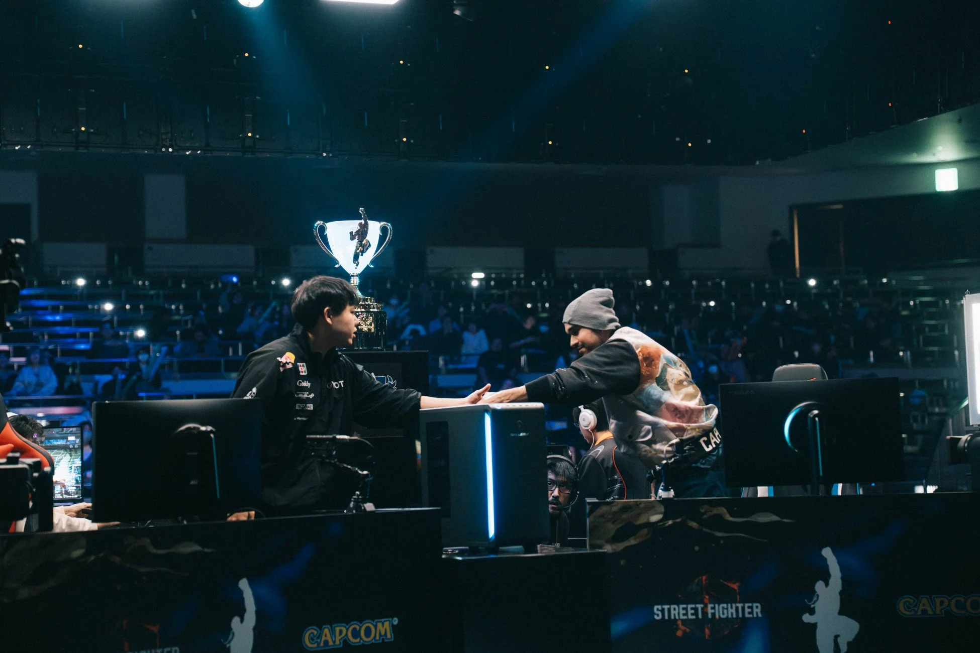 対戦後の選手同士の握手