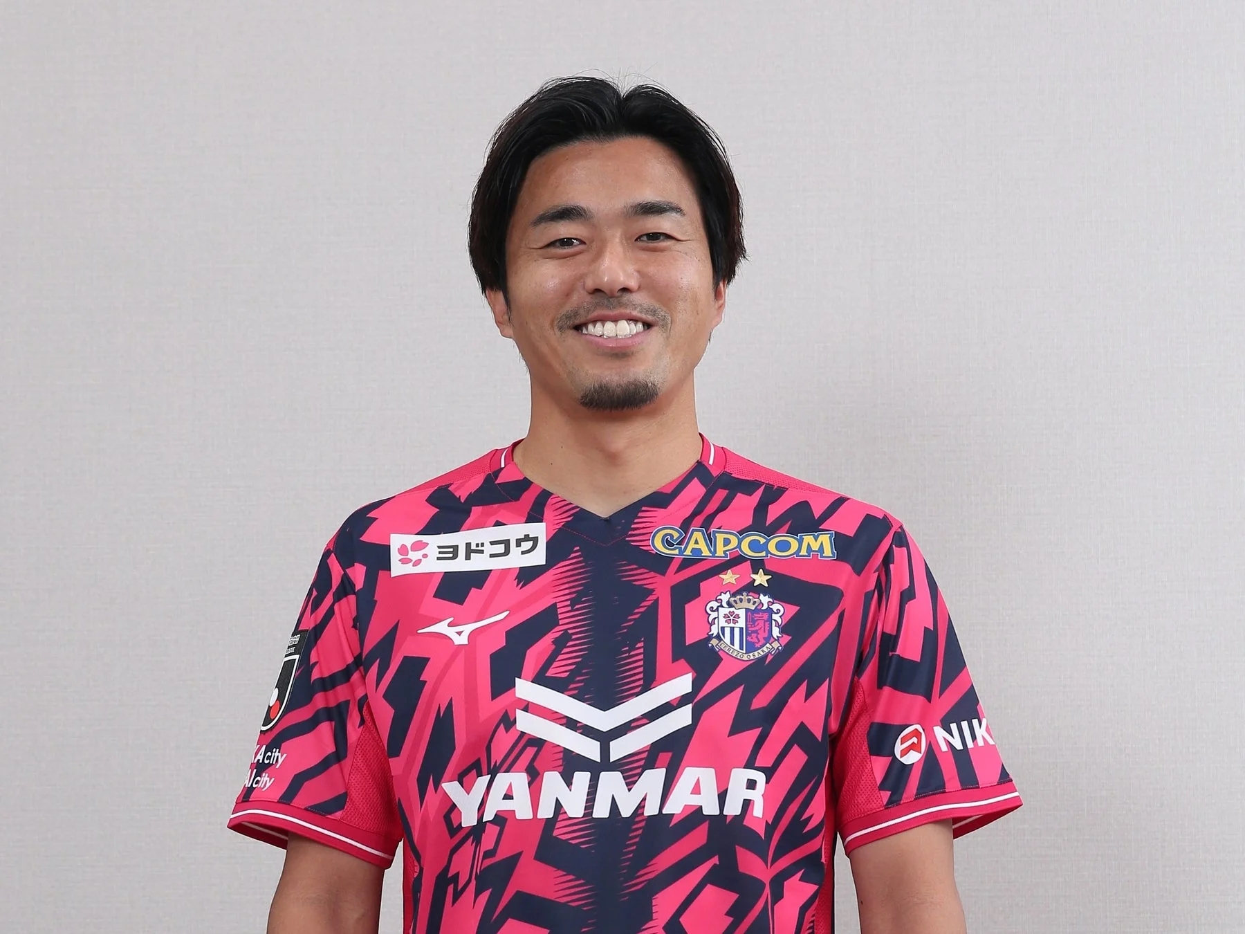 セレッソ大阪のユニフォームを着用した丸橋祐介氏