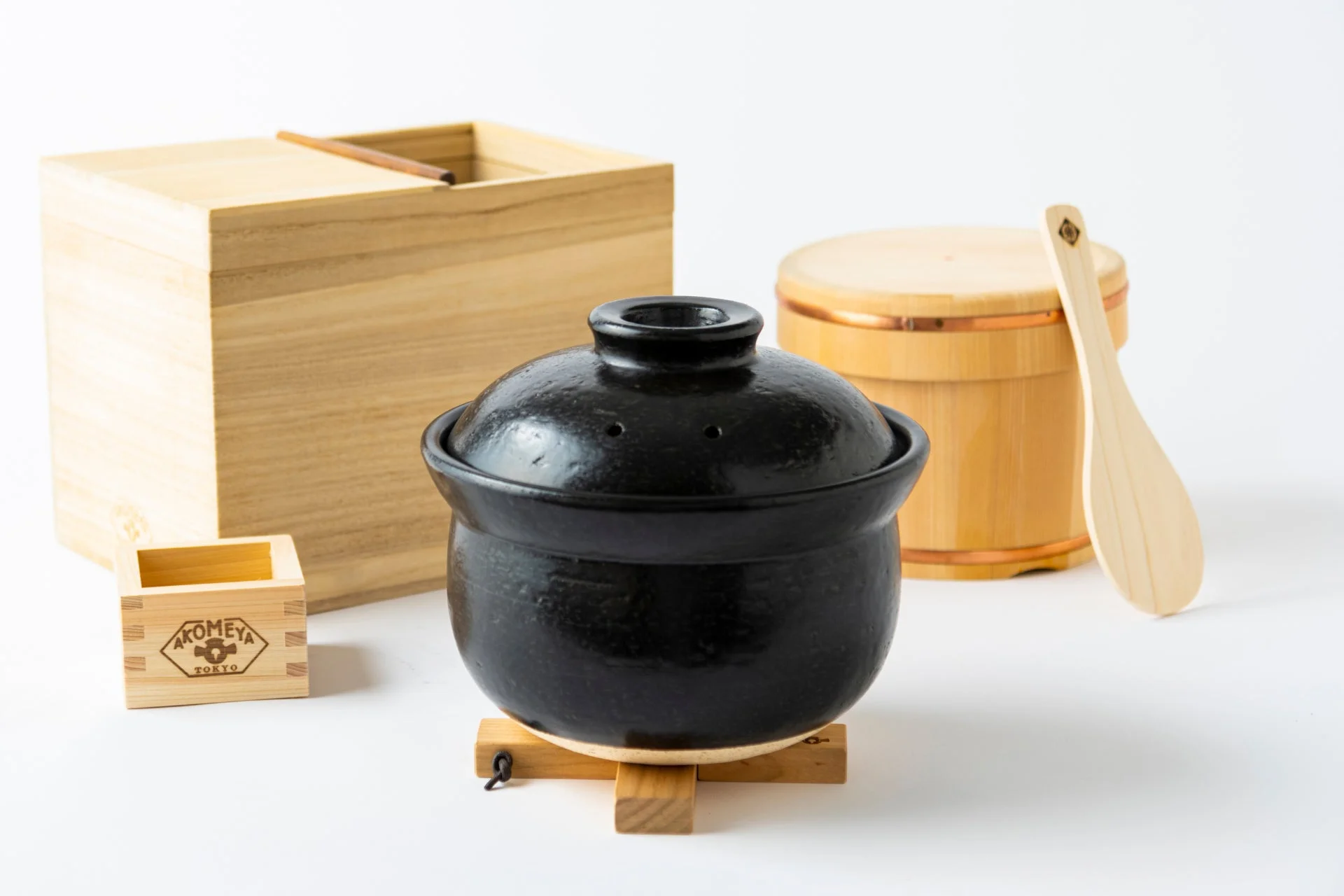 AKOMEYA TOKYOの土鍋と飯櫃、しゃもじ