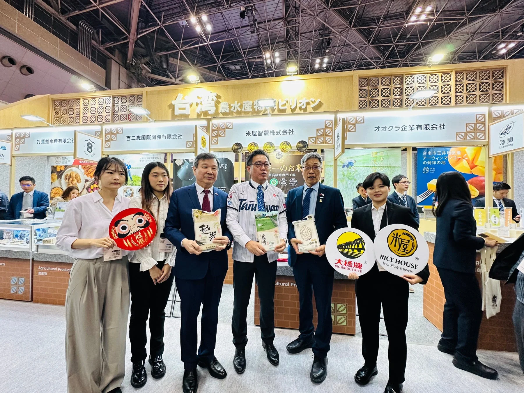 李逸洋駐日代表が台湾農水産物パビリオンを視察