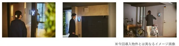 マンションのエントランスや玄関で人が入退室する様子