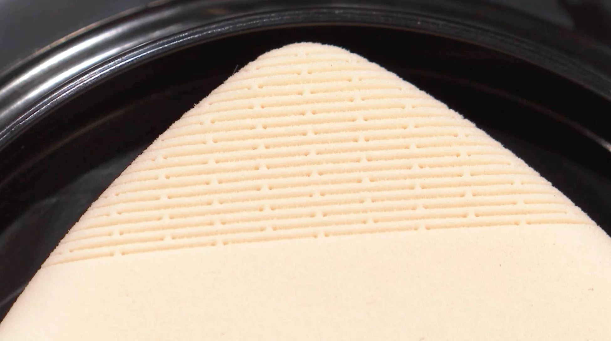 仕上がりを格上げする、精密設計パフ