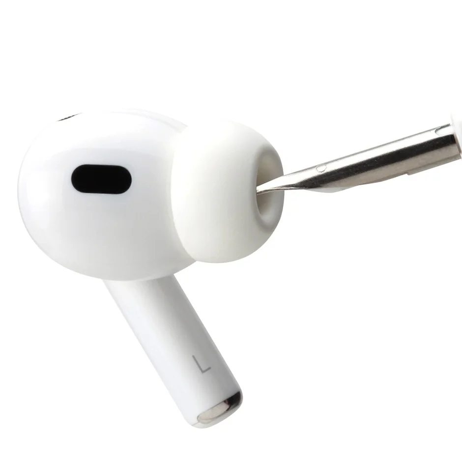 イヤホンへのクリーナーペン使用例