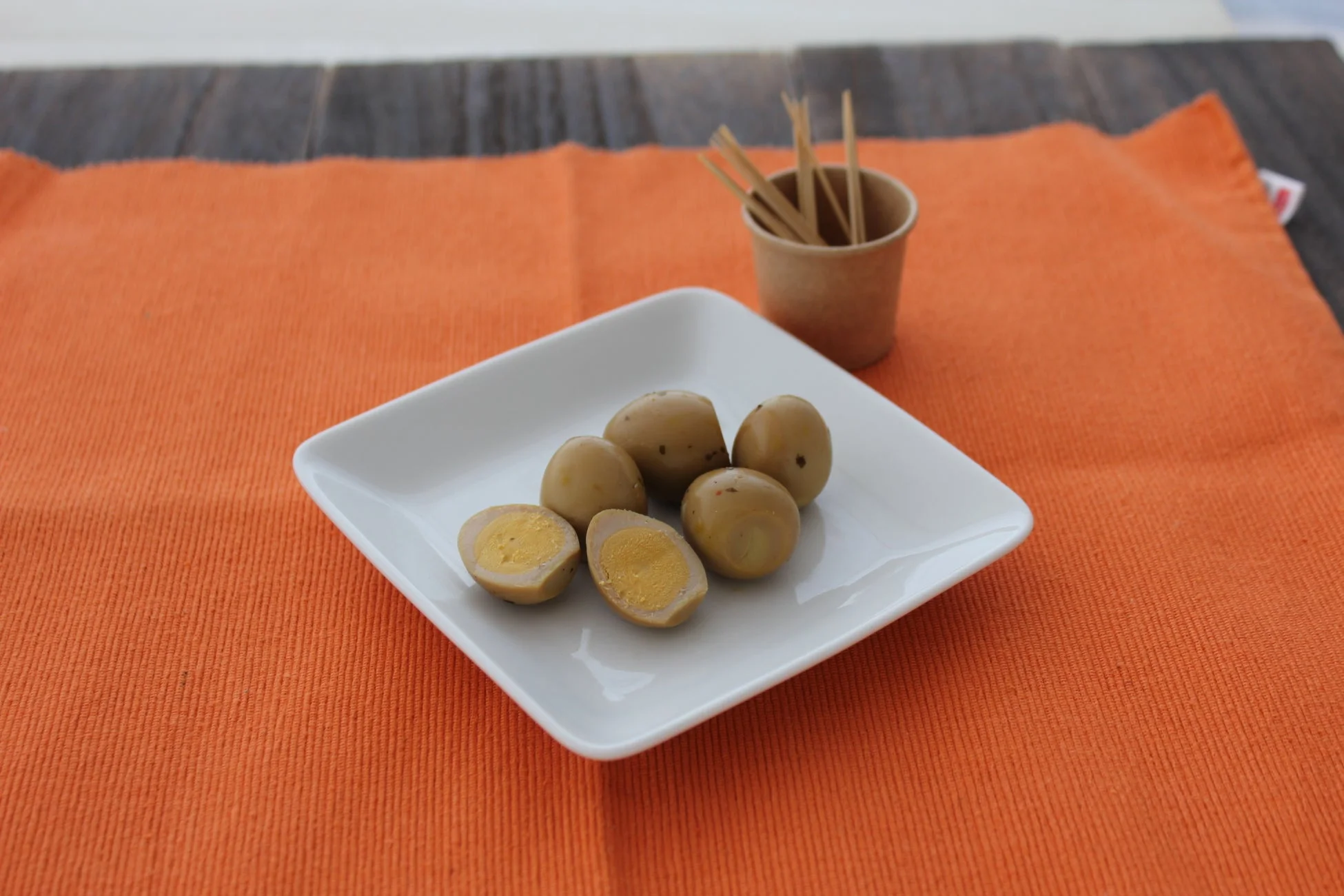 うずらの煮卵の盛り付け