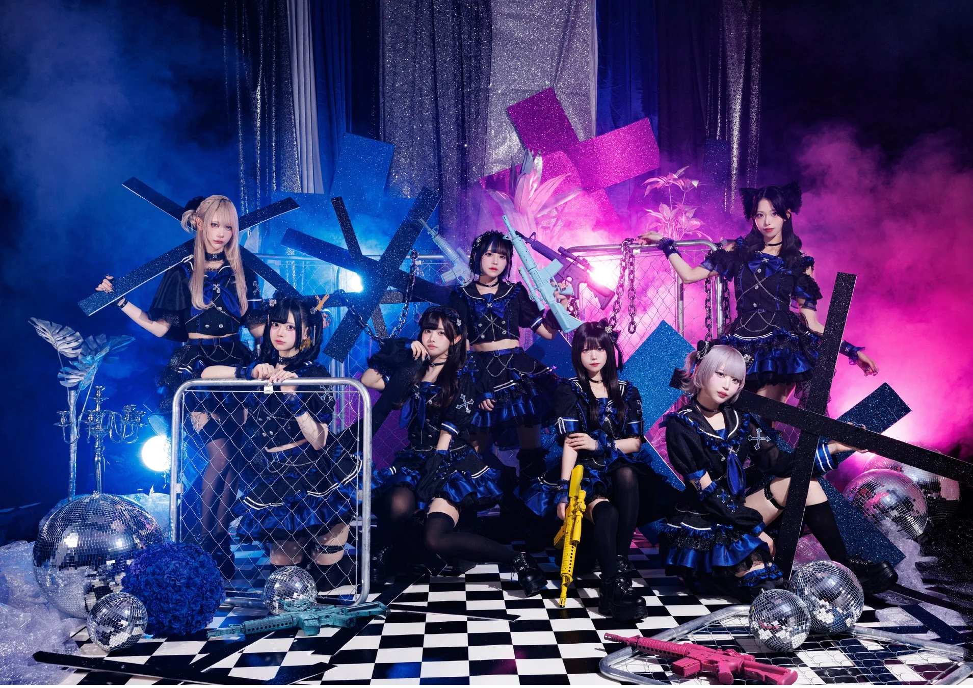 VVSiSのメンバー集合写真