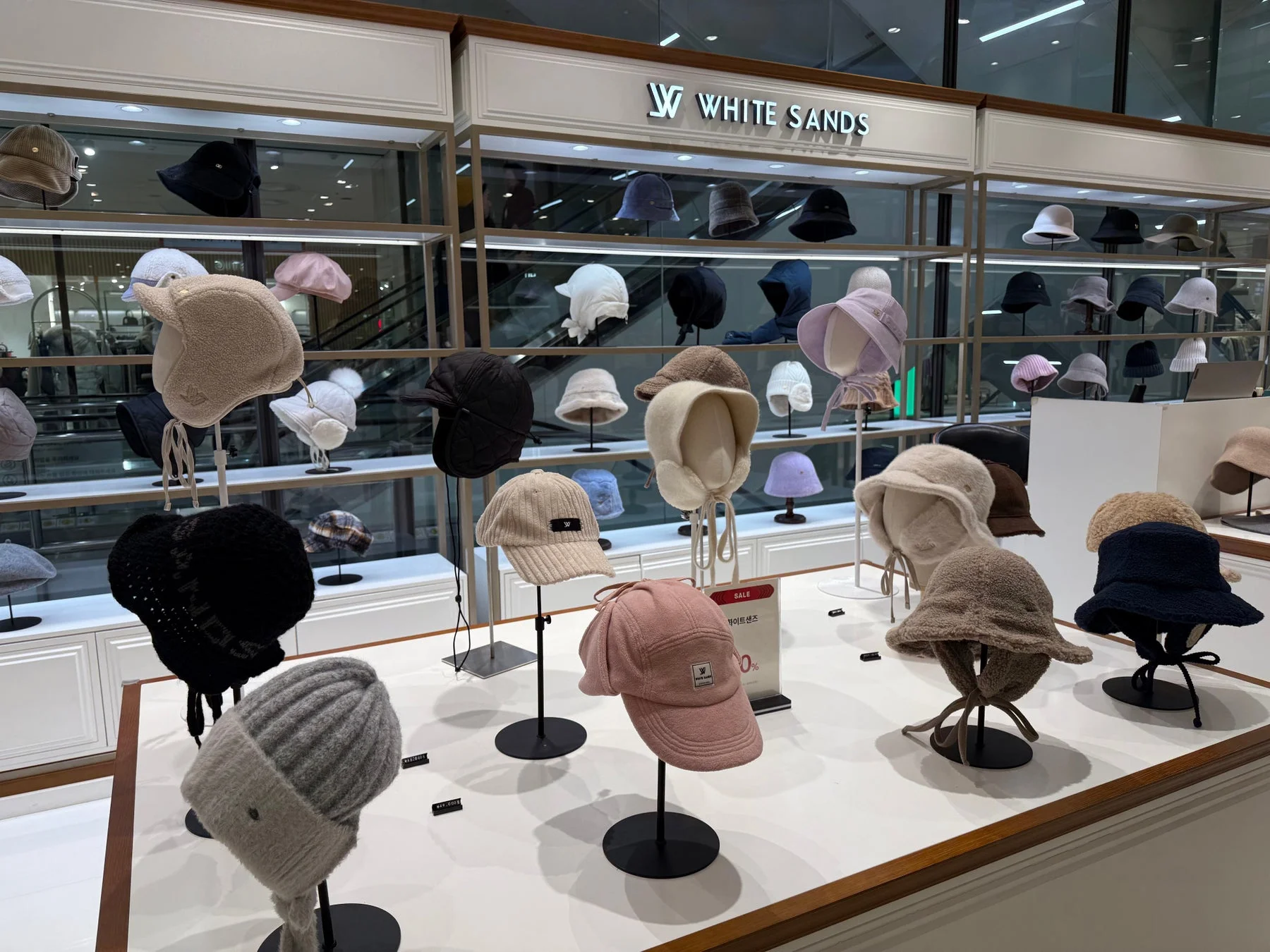 WHITE SANDS 店舗ディスプレイ